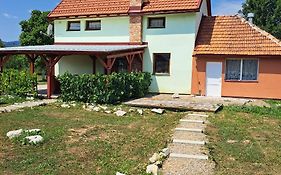 Propolis House